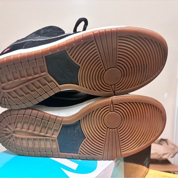 Nike sb dunk low quartersnacks main image 3